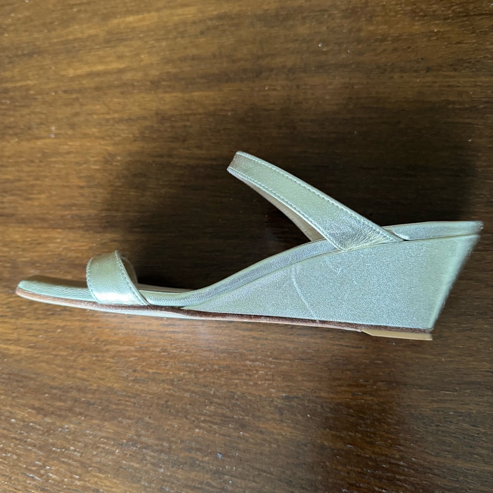 Stuart Weitzman Aleena Gold Metallic Wedge Mule Sandal Size 8B - Picture 5 of 16